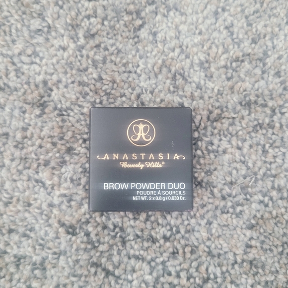 Anastasia Beverly Hills Other - Anastasia Beverly Hills Brow Powder Duo